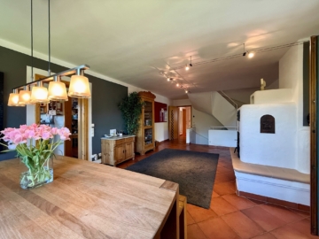 Modernes Einfamilienhaus mit Wintergarten, Einliegerwohnung und sonnigem Garten, 83355 Grabenstätt, Einfamilienhaus