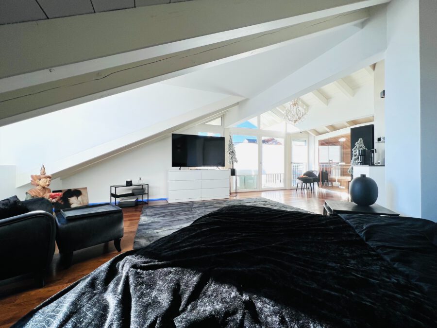 Gehobene Doppelhaushälfte mit traumhaftem Seeblick - Dachgeschoss