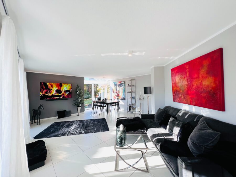 Gehobene Doppelhaushälfte mit traumhaftem Seeblick - Wohnzimmer