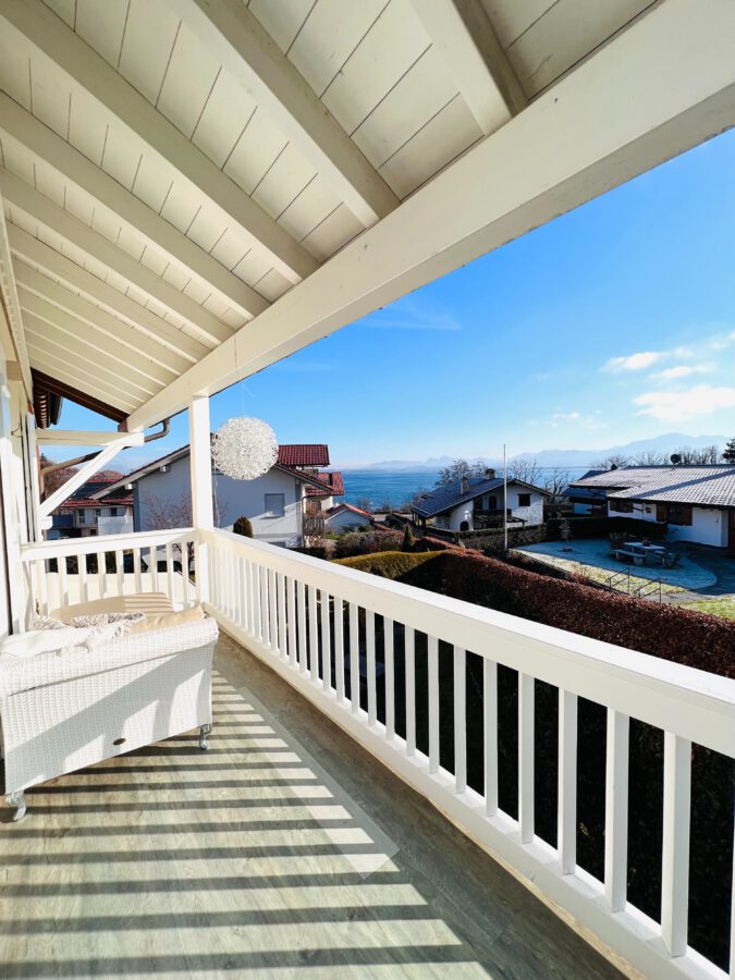 Gehobene Doppelhaushälfte mit traumhaftem Seeblick - Balkon