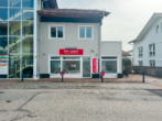 Eingang zum Büro im Norden - Vielseitige Gewerbefläche in sehr guter Lage von Prien – derzeit voll ausgestatteter Friseursalon