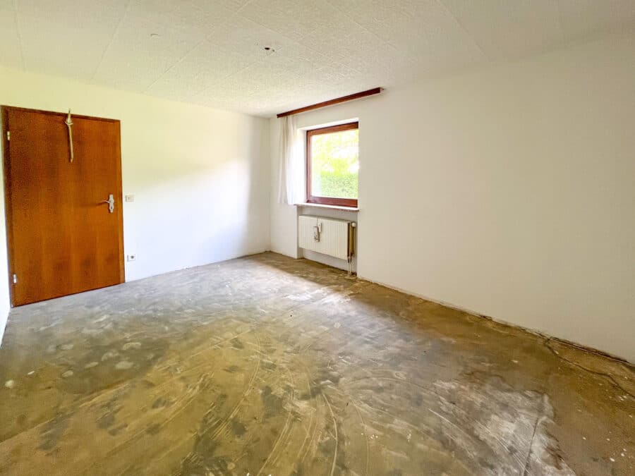 3-Zi.-Erdgeschosswohnung mit viel Potential in attraktiver Lage - Schlafzimmer