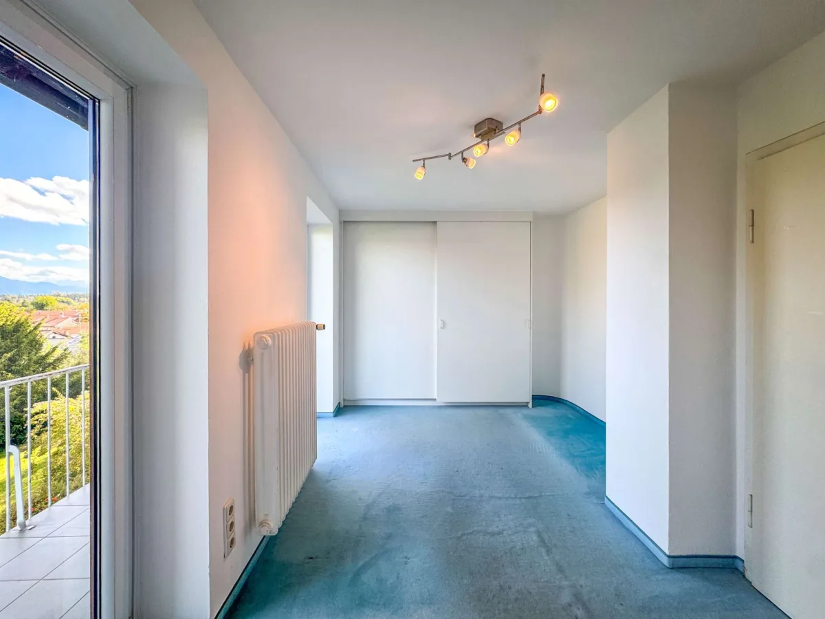 Büro mit Bergblick