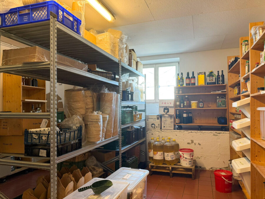 Vielseitige Gewerbeflächen im Herzen von Breitbrunn am Chiemsee - Lager