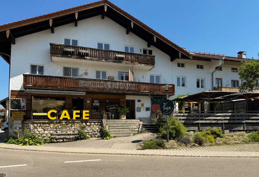 Vielseitige Gewerbeflächen im Herzen von Breitbrunn am Chiemsee - Ansicht Haus