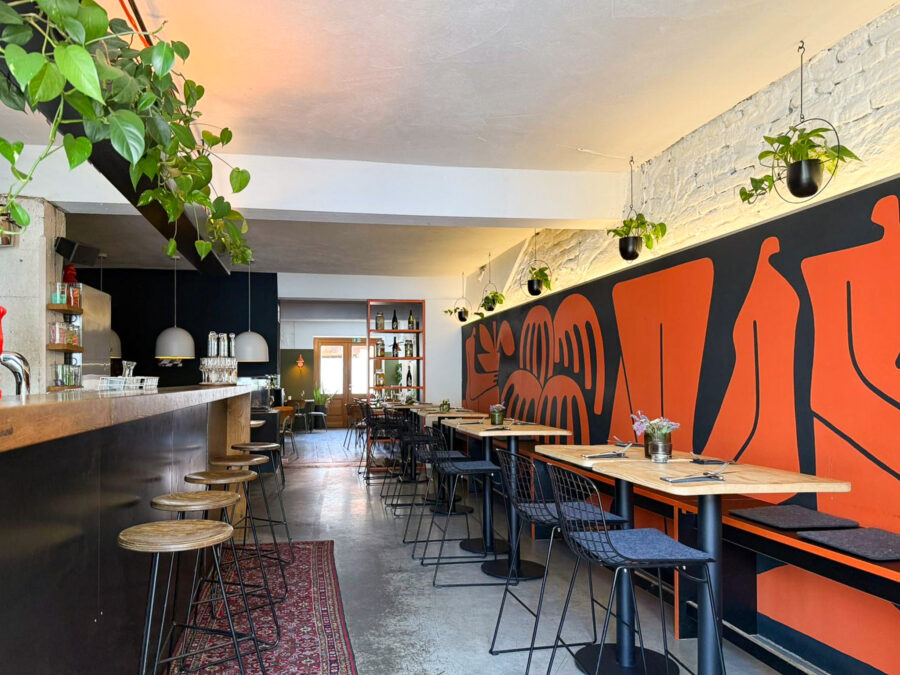 Vielseitige Gewerbeflächen im Herzen von Breitbrunn am Chiemsee - Gastraum PURA