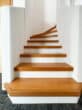 Helle 4-Zi.-Whg. auf 2 Etagen und Doppelgarage - Perfekt für Familien und Heimwerker - Treppenaufgang in der Wohnung