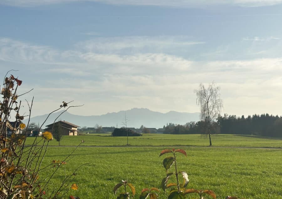 GST mit Altbestand in traumhafter Lage & unverbaubarem Bergblick - Blick zur Kampenwand