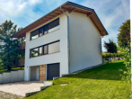 Ansicht von Nord-Ost - Exklusives Einfamilienhaus am Chiemsee – mit Pool, Seeblick und Alpenpanorama