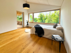 Schlafzimmer Süd OG - Exklusives Einfamilienhaus am Chiemsee – mit Pool, Seeblick und Alpenpanorama