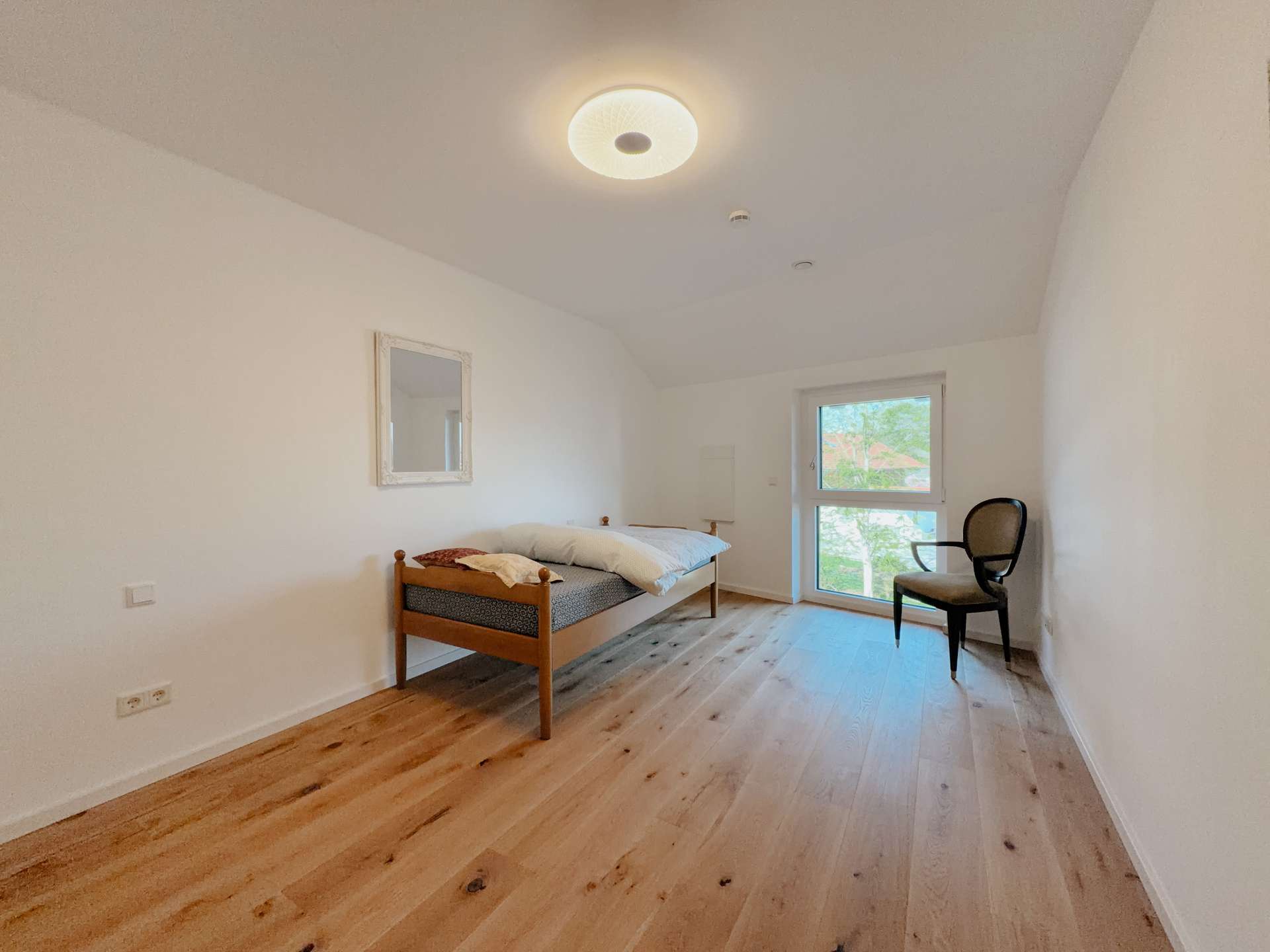 SCHLAFZIMMER I