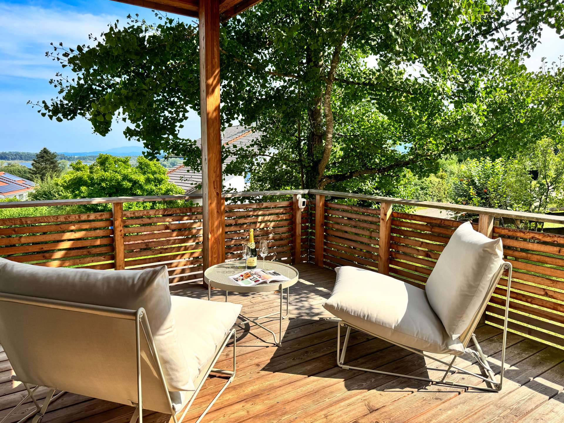 Süd-West-Terrasse EG mit See- und Bergblick
