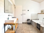Bad en Suit OG - Exklusives Einfamilienhaus am Chiemsee – mit Pool, Seeblick und Alpenpanorama