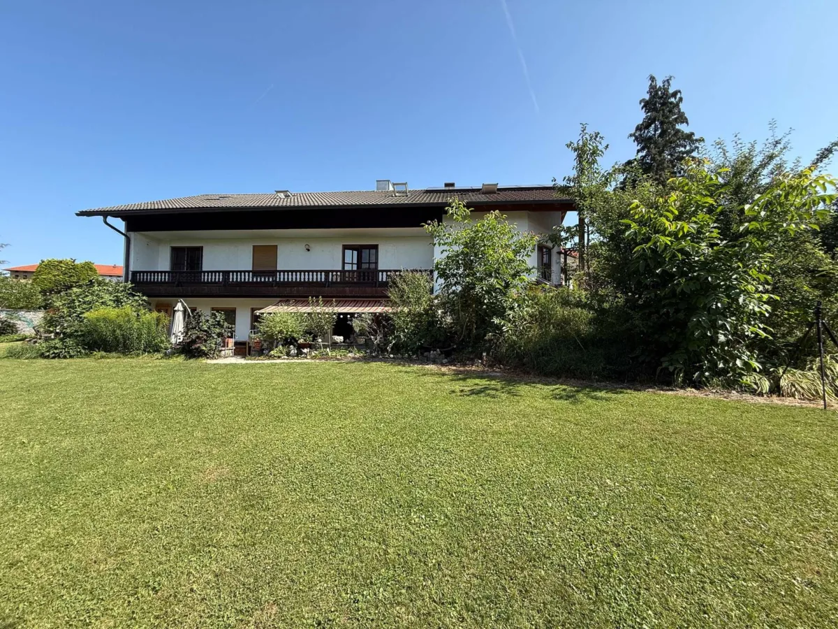 Südansicht mit Garten