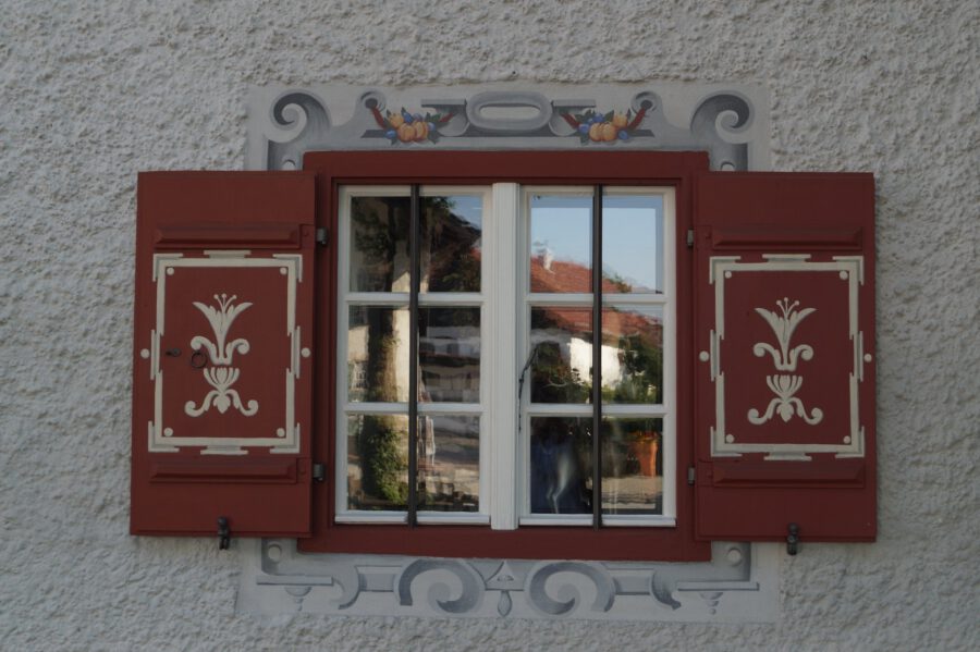 VERKAUFT August 2017 - Denkmalgeschütztes Wohn- und Geschäftshaus in Prien am Chiemsee - Detail Fenster