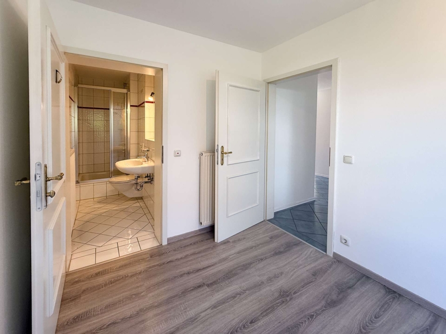Arbeits-/Gästezimmer EG