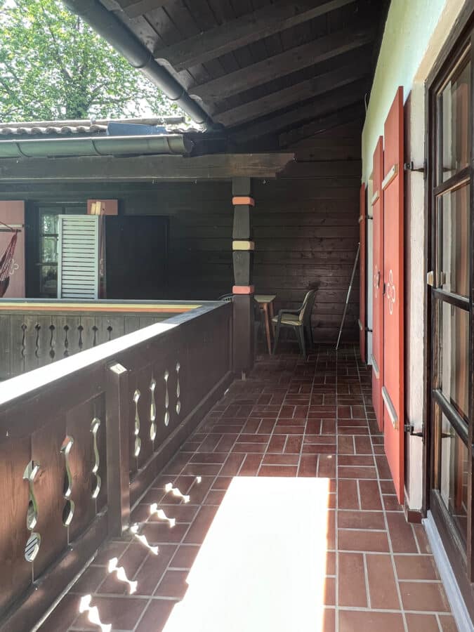 2-Zi.-Wohnung mit Südbalkon und Blick auf die Bergkette - entkernt oder kernsaniert verfügbar - Südbalkon mit Bergblick