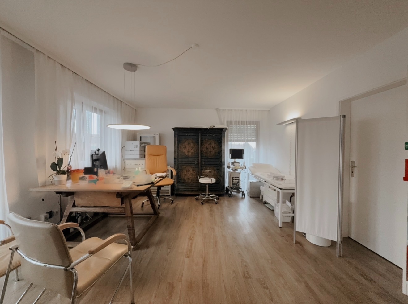BEHANDLUNGSZIMMER I