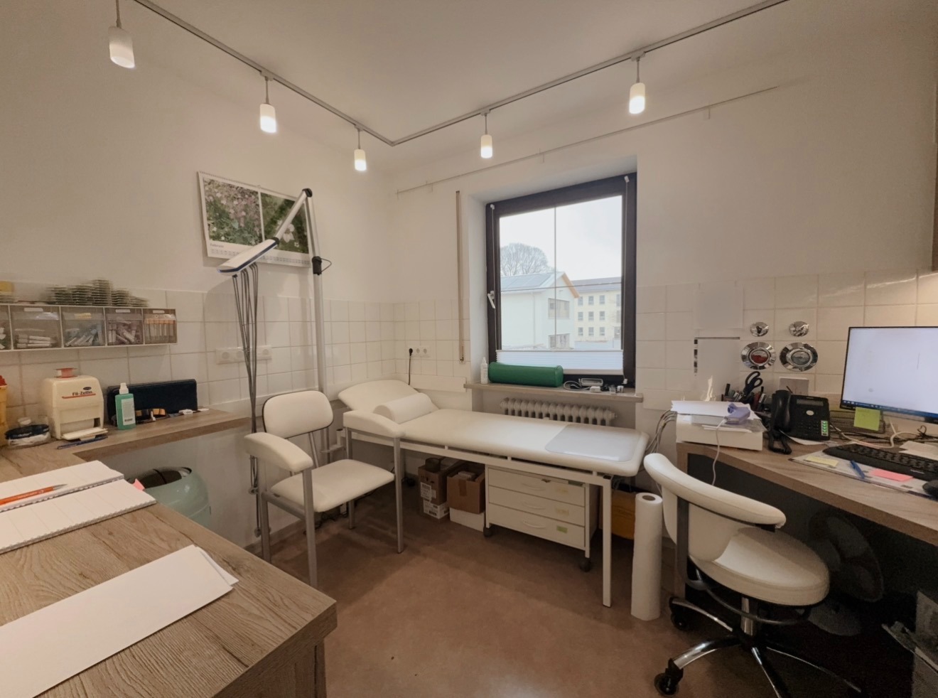 BEHANDLUNGSZIMMER III