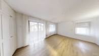 BEHANDLUNGSZIMMER I / KI-GESTÜTZTE RÄUMUNG - Attraktive Praxis- oder Gewerbefläche in Bestlage – Mitten im Herzen von Prien am Chiemsee