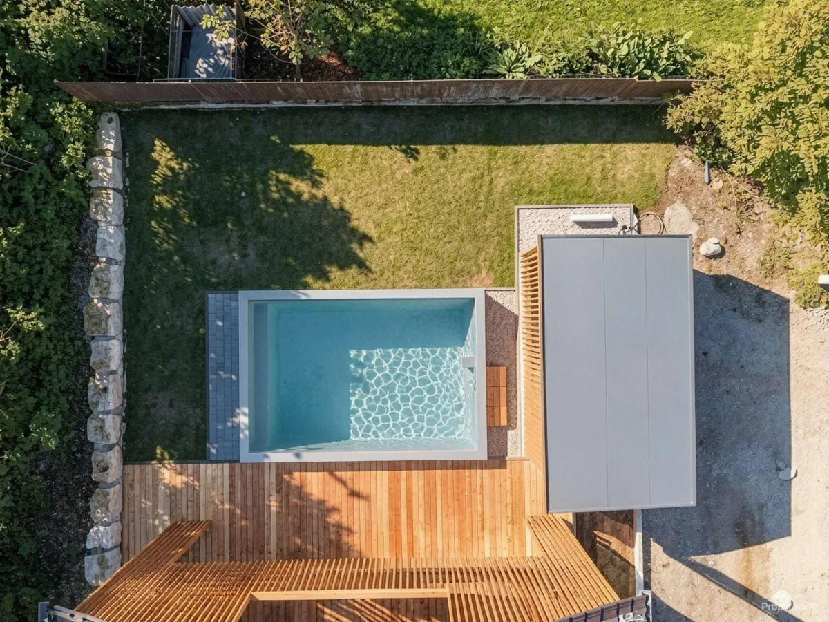 Garten mit Terrasse - (KI generiert)