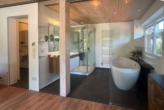 Bad en suite - Designer-Stadthaus mit Dachterrasse & Bergblick im Herzen von Bad Aibling
