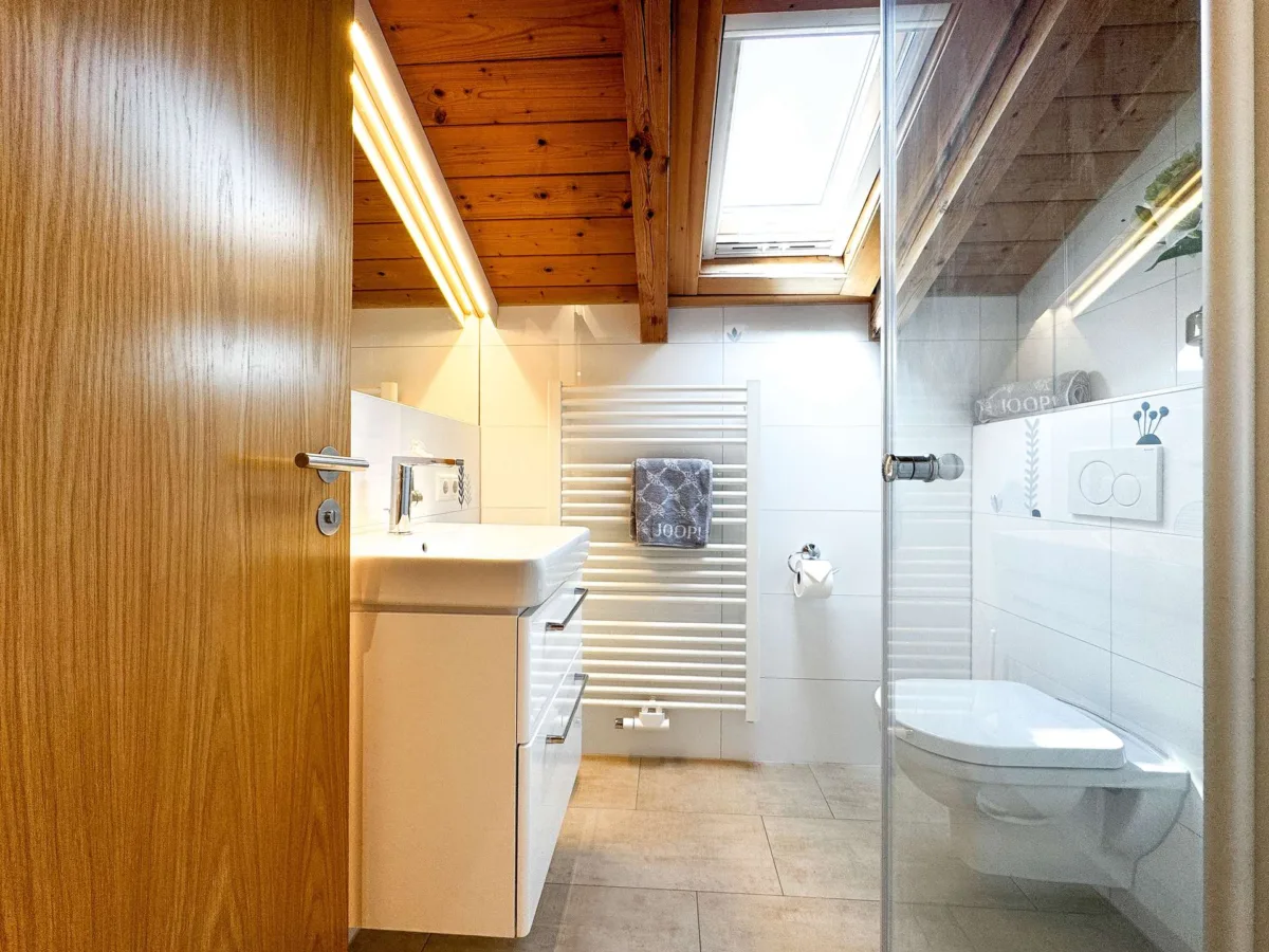 Badezimmer DG