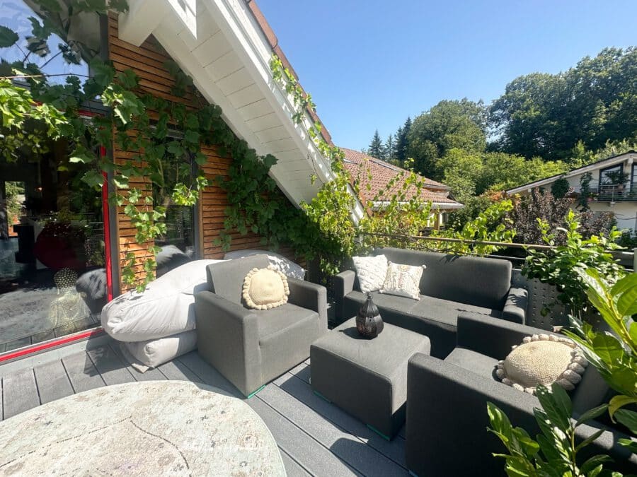 Luxuriöses Designer-Stadthaus mit Dachterrasse & Bergblick - Outdoorlounge