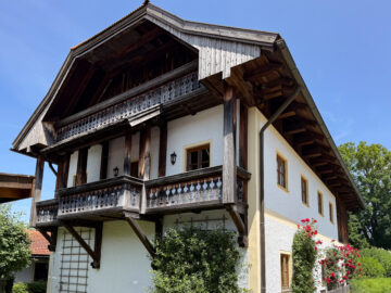 Charmantes Zweifamilienhaus im Herzen von Grassau, 83224 Grassau, Zweifamilienhaus