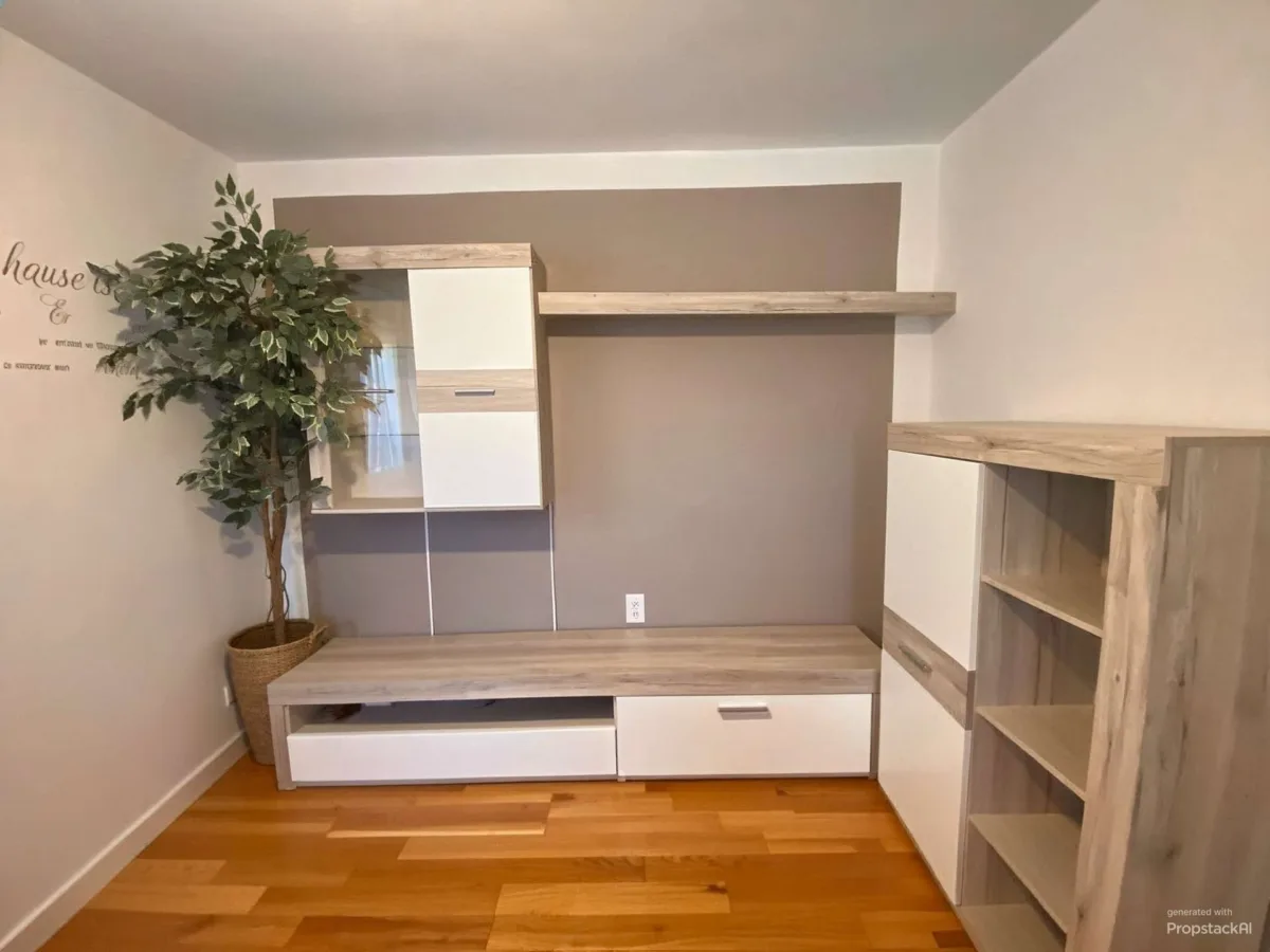 Wohnzimmer - App. West (KI entmöbliert)