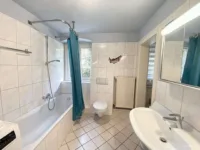 Badezimmer - App. West (KI entmöbliert)