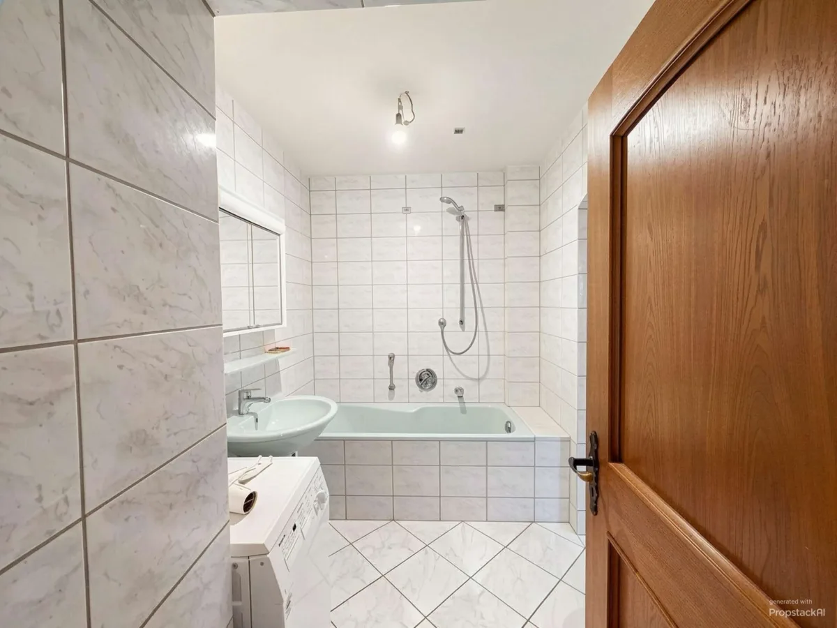 Badezimmer - App. Süden (KI entmöbliert)