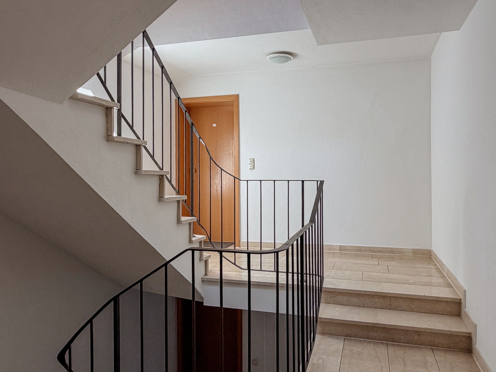 TREPPENHAUS / WOHNBEREICH