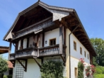 Außenansicht - Verkauf gegen Gebot – Charmantes Zweifamilienhaus im Herzen von Grassau