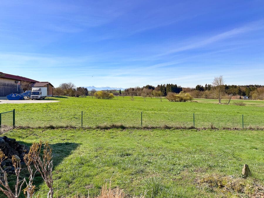 Vielseitiges Einfamilienhaus mit Gewerbeeinheit und Ausbaupotenzial für eine Familie - Aussicht