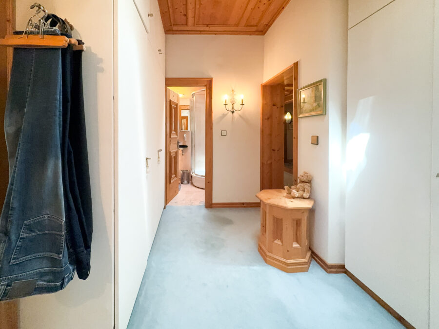 Penthouse in absolut ruhiger und elitärer Lage umgeben von altem Baumbestand - Flur