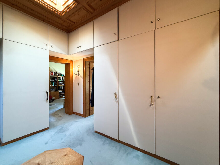 Penthouse in absolut ruhiger und elitärer Lage umgeben von altem Baumbestand - Ankleide