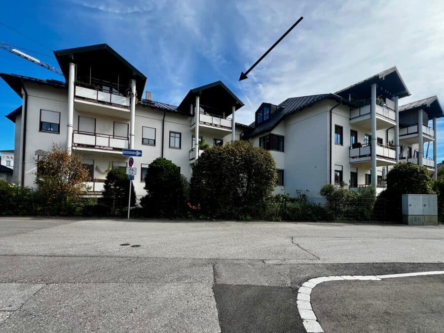 Dachgeschosswohnung mit sonnigem Westbalkon und viel Gestaltungsspielraum in Prien am Chiemsee - WOHNHAUS