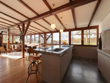 Der Chiemsee zum Greifen nah – moderne Erdgeschosswohnung mit Terrasse in absoluter Bestlage, 83254 Breitbrunn, Erdgeschosswohnung