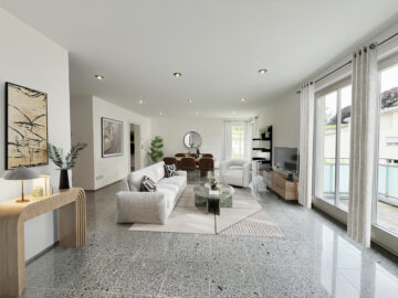 Wohnen über zwei Ebenen – Exklusives Maisonette-Wohnung, 83071 Schlossberg, Maisonettewohnung
