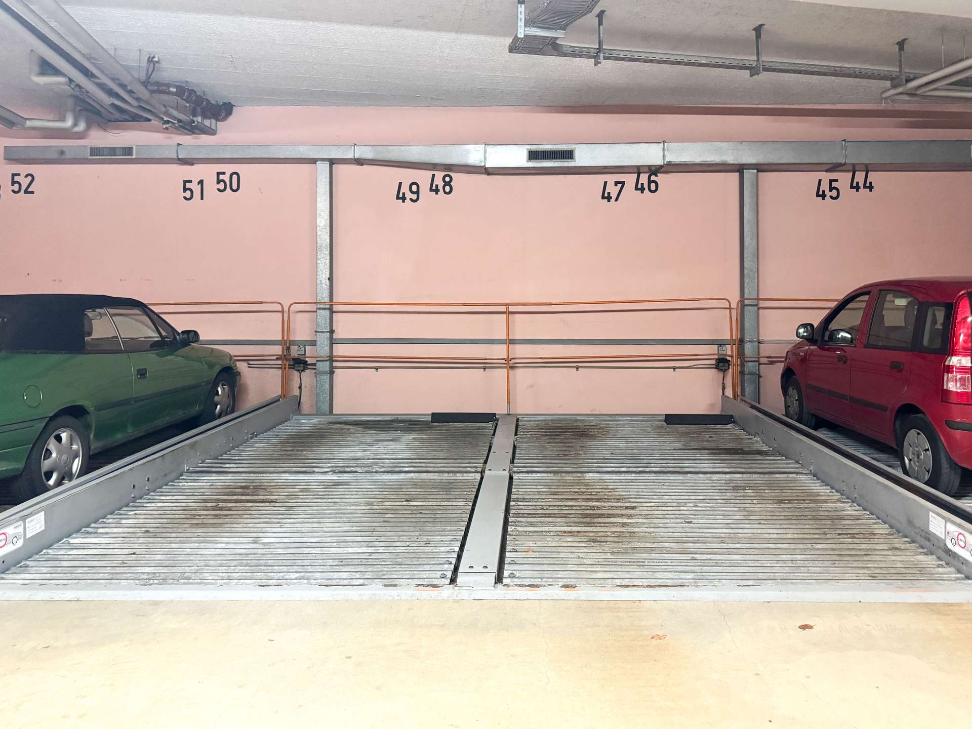 Tiefgaragenstellplatz