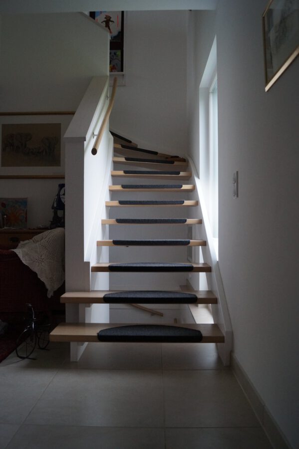 Modernes Landhaus in herausragender Lage - Treppenaufgang
