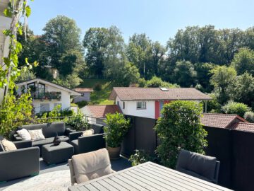 Designer-Stadthaus mit Dachterrasse & Bergblick im Herzen von Bad Aibling, 83043 Bad Aibling, Doppelhaushälfte