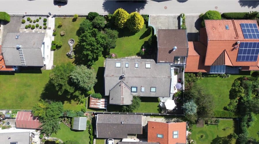 Liebevoll gestaltetes Zuhause mit viel Platz in reizvoller Lage - Blick von oben