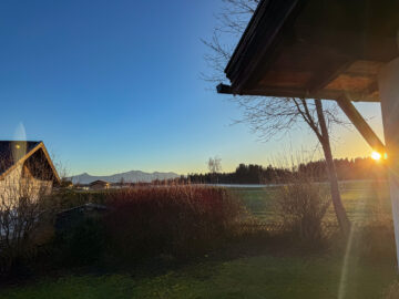 EFH zur Sanierung in traumhafter Lage mit unverbaubarem Bergblick, 83125 Eggstätt, Einfamilienhaus