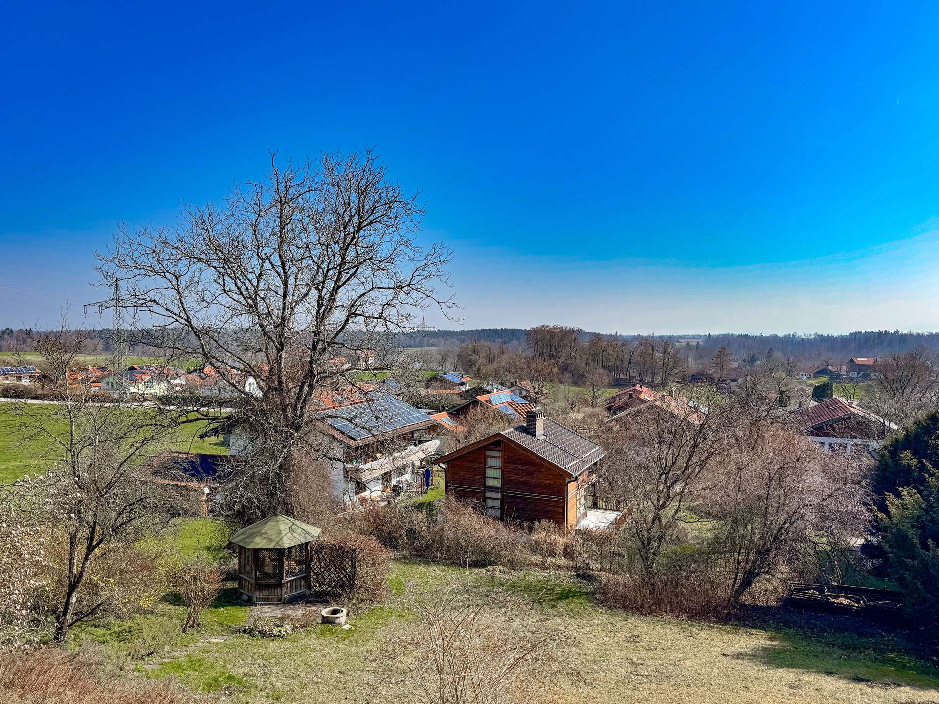 Blick vom Balkon zum Pelhamer See