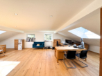 Ausgebauter Speicher / nutzbar als Büro - Verkauf gegen Gebot – Kernsaniertes EFH mit See- und Bergblick, Chiemseeperle sucht neuen Besitzer!