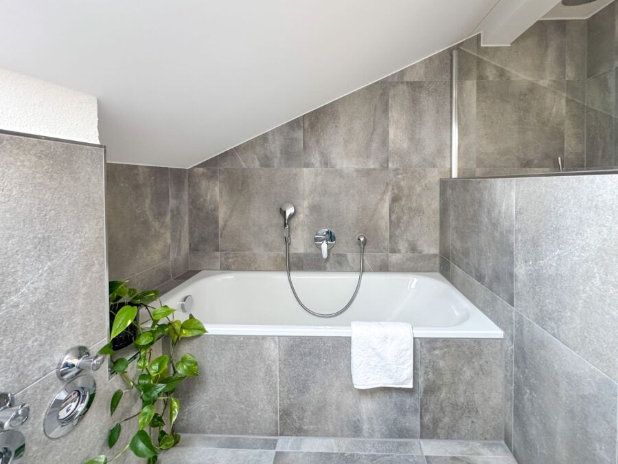 Verkauf gegen Gebot - Kernsaniertes EFH mit See- und Bergblick, Chiemseeperle sucht neuen Besitzer! - Bad OG