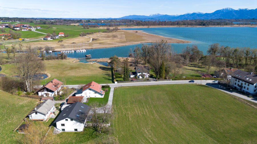 Verkauf gegen Gebot - Kernsaniertes EFH mit See- und Bergblick, Chiemseeperle sucht neuen Besitzer! - Lage zum See