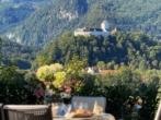 DETAIL BURG - SECRET SALE – Zeitlos elegant, unverwechselbar schön – Ihr exklusives Do­mi­zil mit Burg & Bergblick